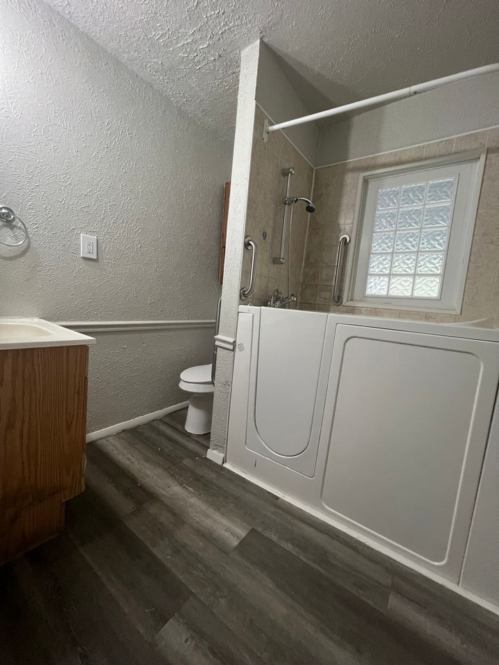 1315 Nw Bessie Ave - Photo 6 of 9