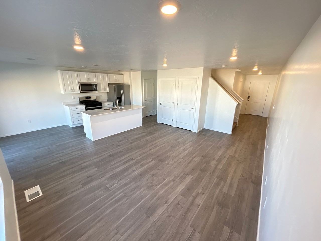 2974 W Graham Loop #1079 - Photo 3 of 19