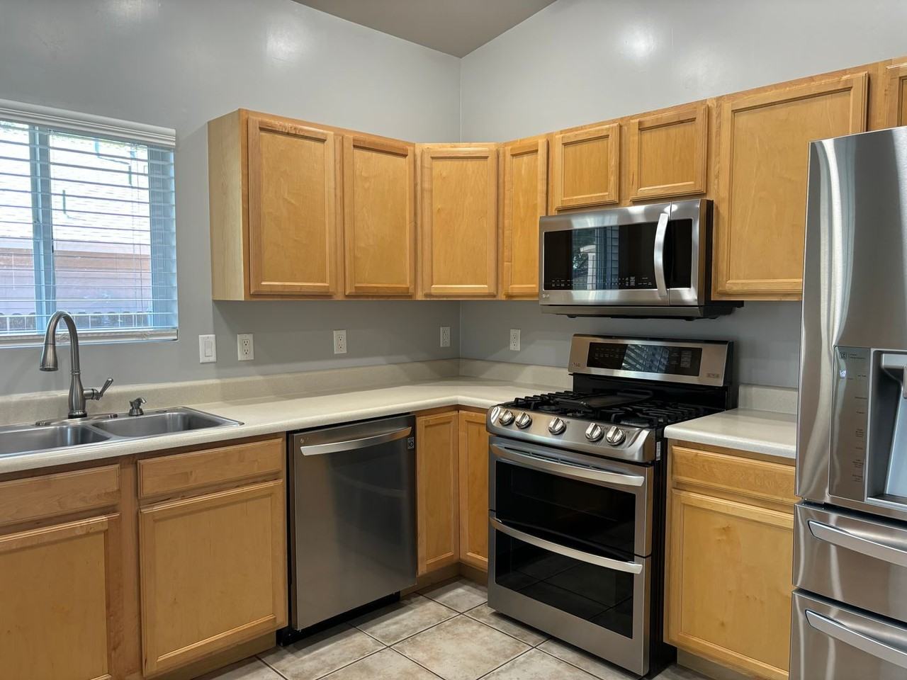 2730 N Ellen St - Photo 2 of 11