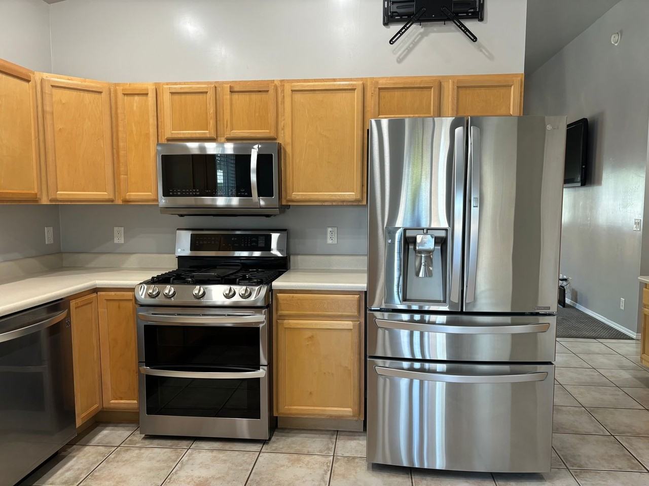 2730 N Ellen St - Photo 3 of 11