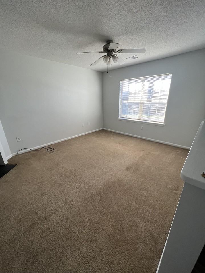 93 Willow Brook Dr #93 - Photo 4 of 37