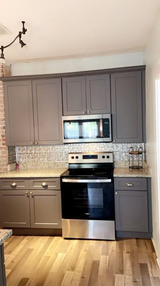 310 Helvenston St Se - Photo 3 of 14