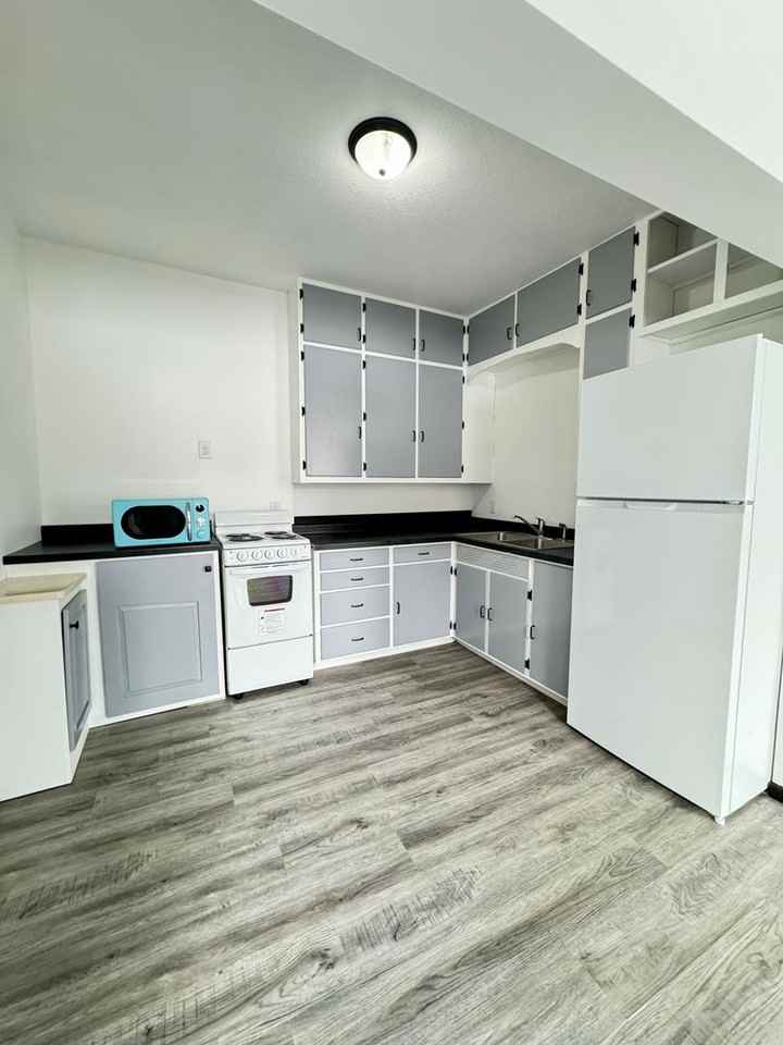 108 W Washington St - Photo 3 of 7