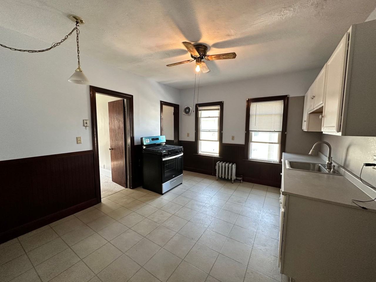 556 Tenant Placement Only***556 White St - Photo 3 of 12