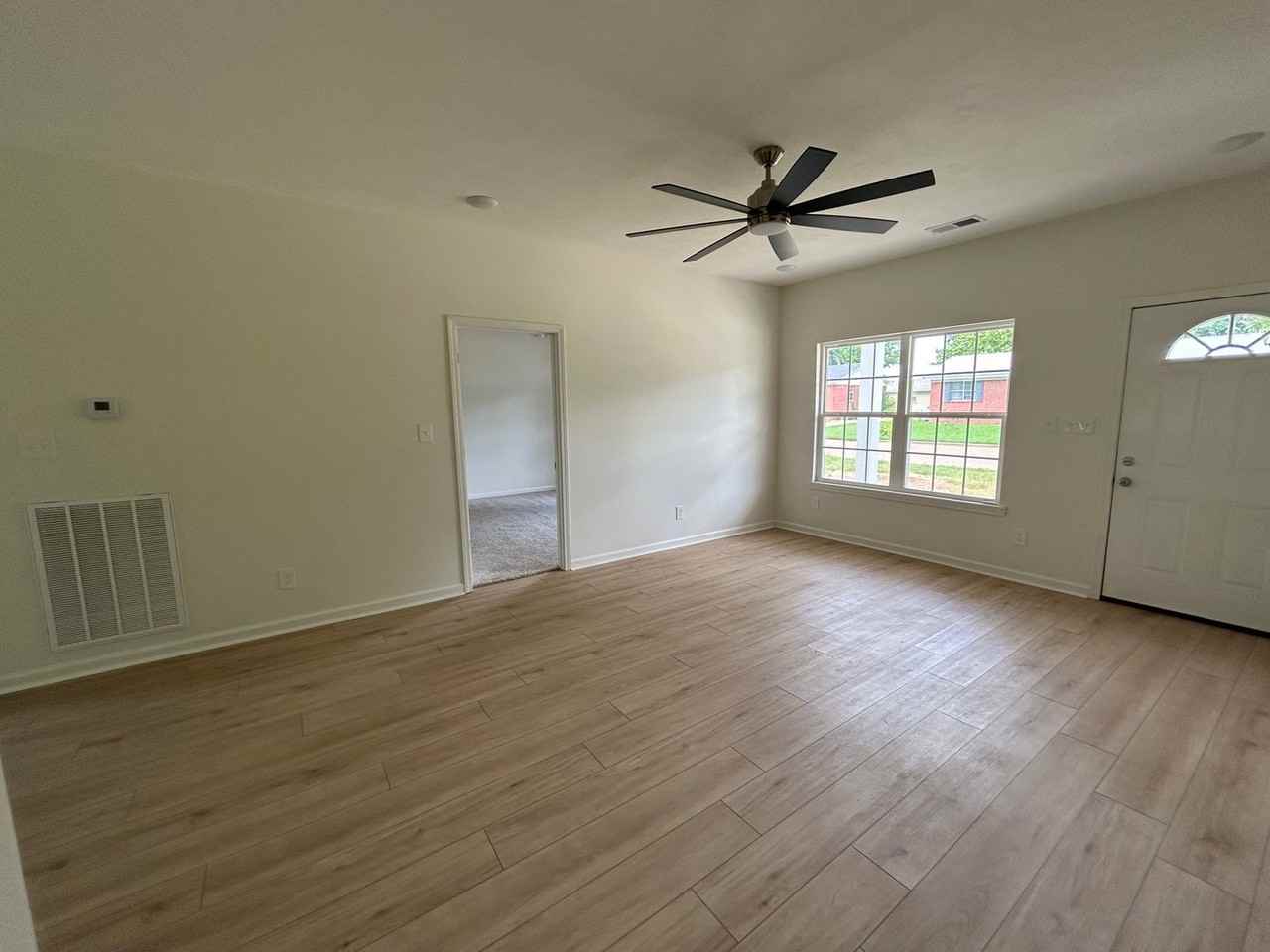 106 Jelk St - Photo 2 of 11