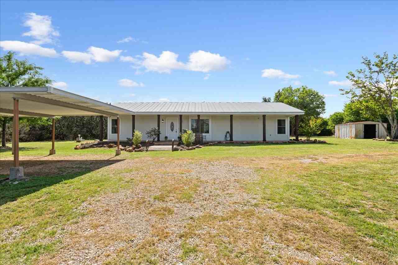 538 County Road 3570 - Photo 2 of 21