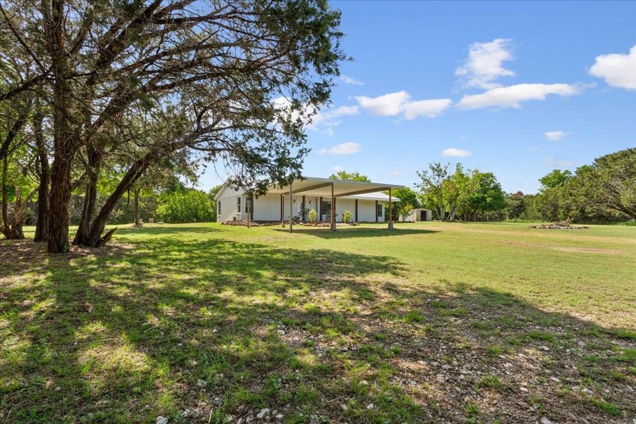 538 County Road 3570 - Photo 3 of 21