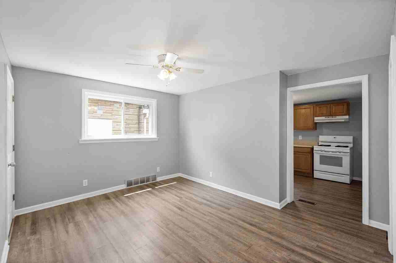 436 Hoff St - Photo 3 of 16