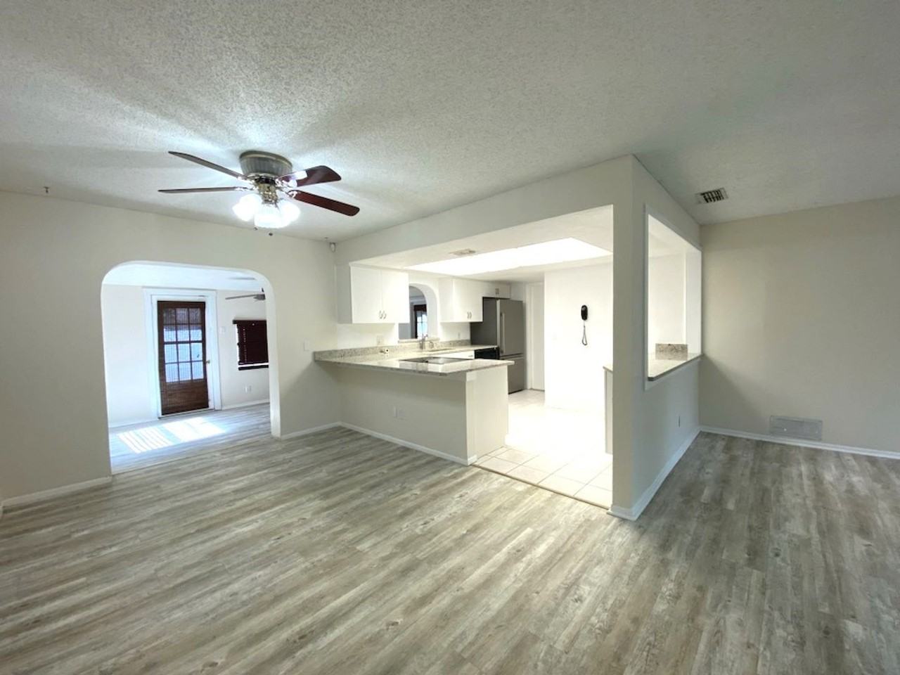 1027 Tompkins Dr - Photo 2 of 21