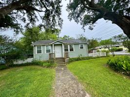 featured image of 3712 Hyacinth Ave
