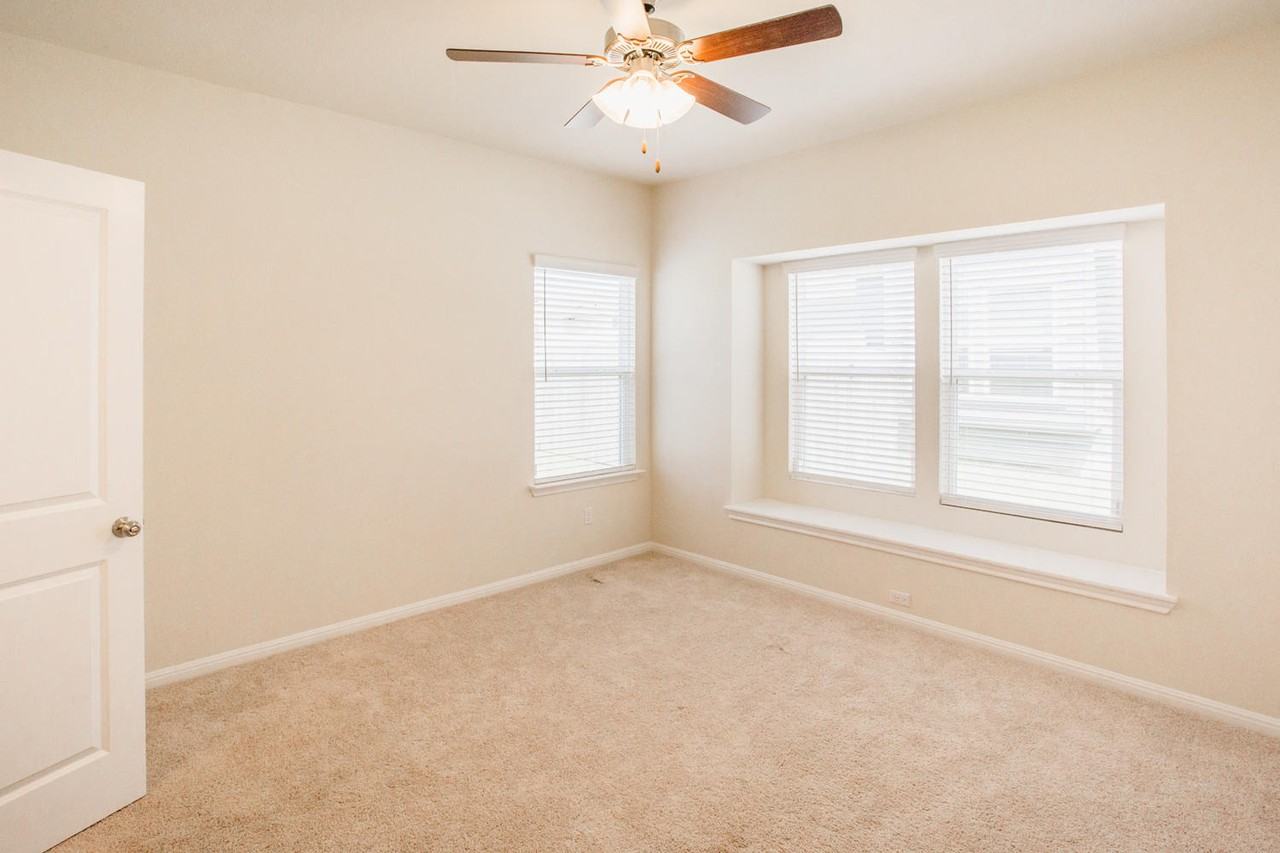 242 Mossycup Dr #242 - Photo 4 of 11