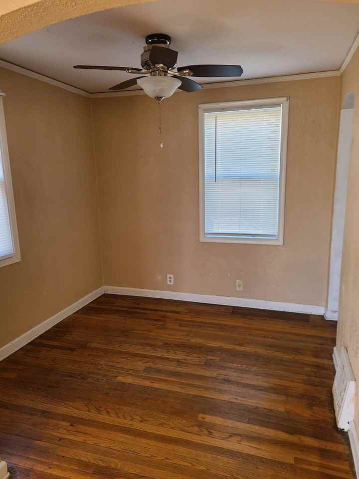 1109 West 3rd Street #2 - Photo 3 of 11