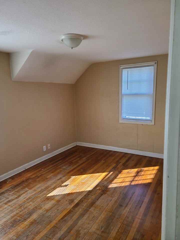 1109 West 3rd Street #2 - Photo 7 of 11