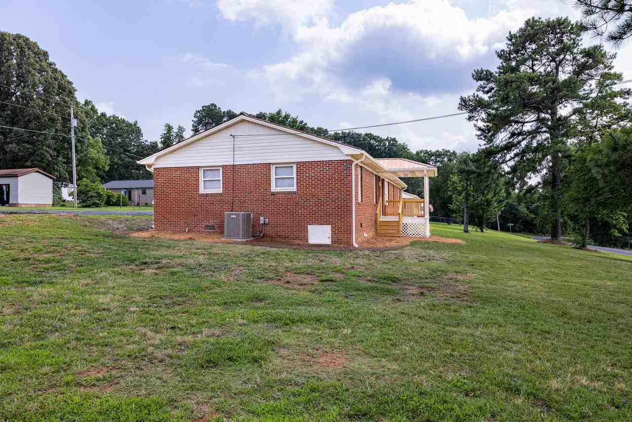 20232 Huneycutt Mill Rd #1 - Photo 3 of 42