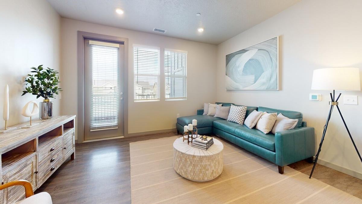 8548 W Henderson Way - Photo 3 of 50