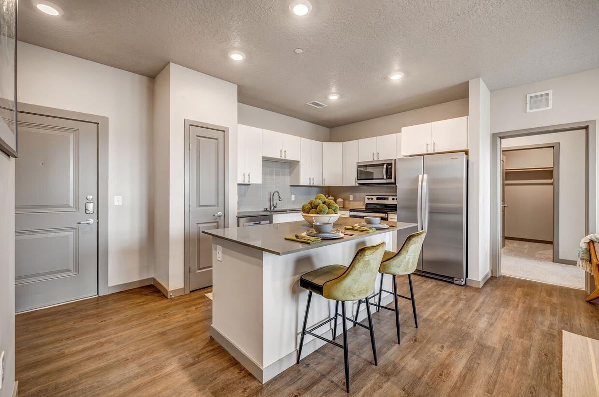 8548 W Henderson Way - Photo 4 of 50