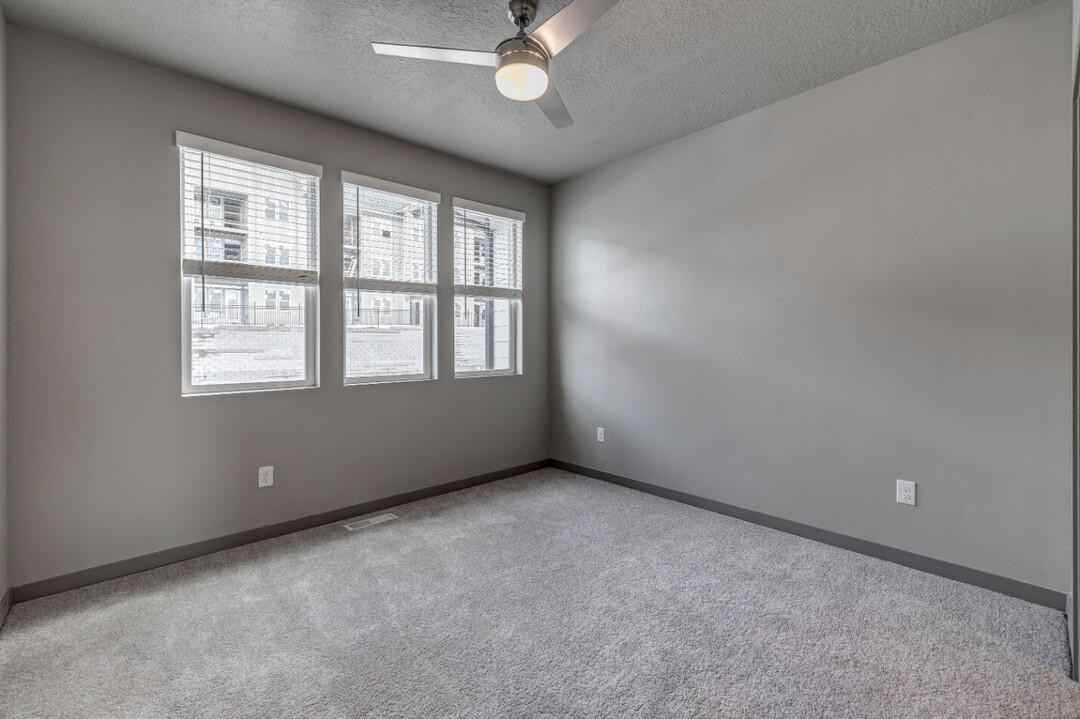 8548 W Henderson Way - Photo 7 of 50