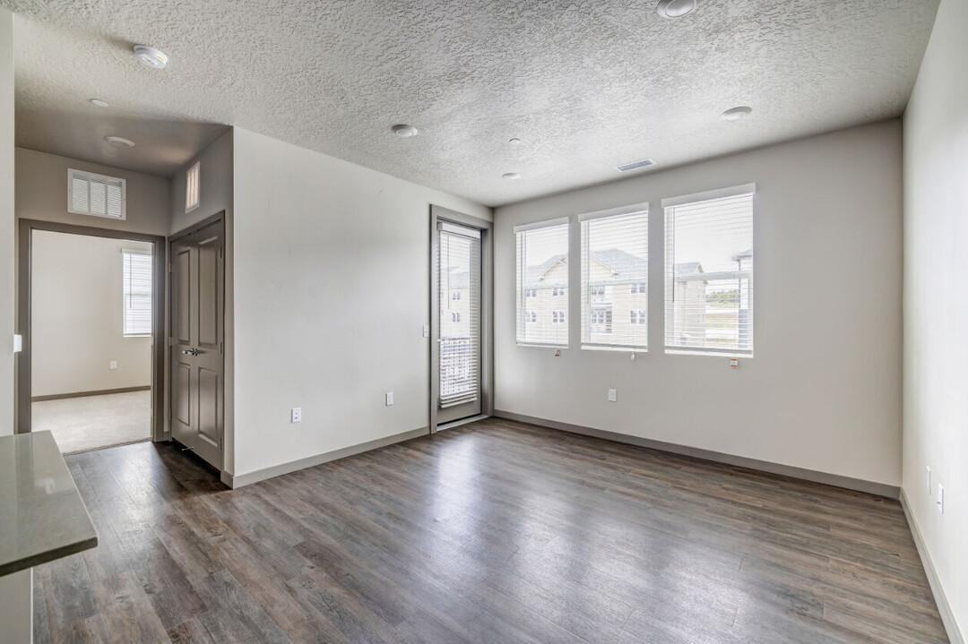 8548 W Henderson Way - Photo 4 of 50