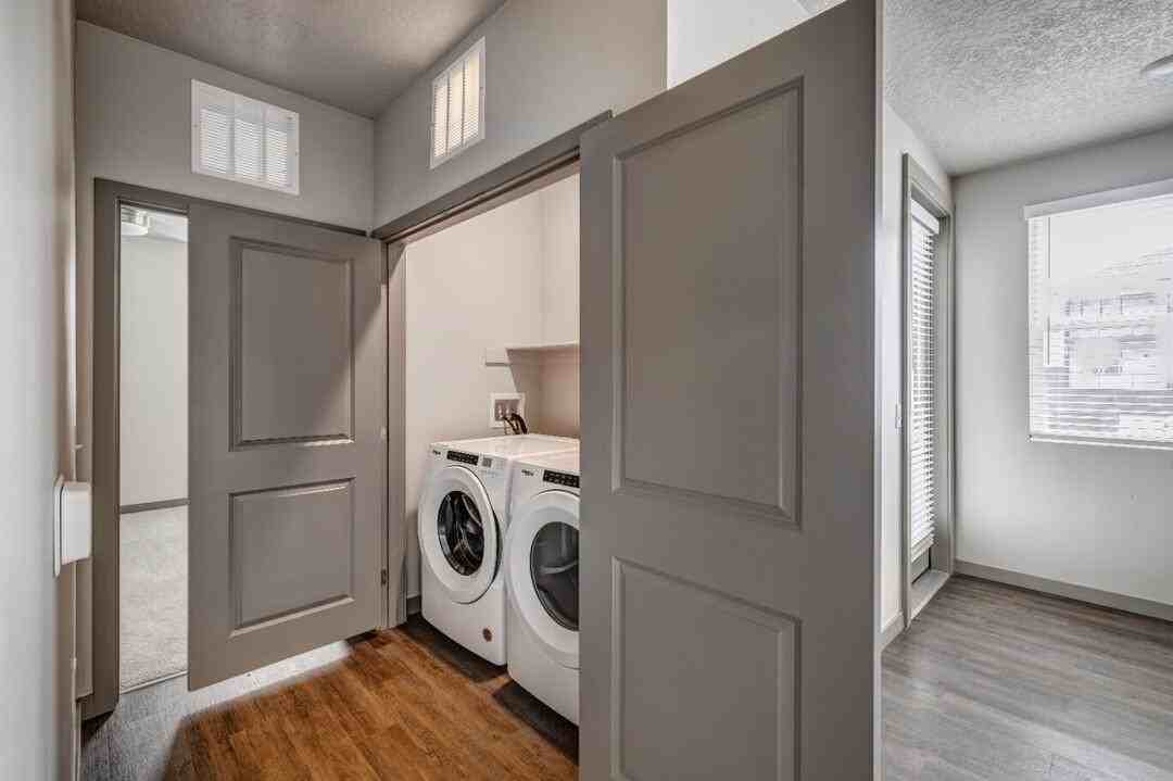 8548 W Henderson Way - Photo 3 of 50