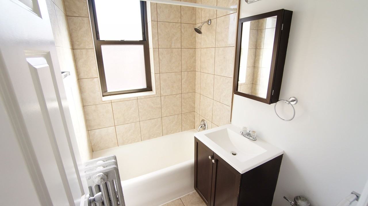 2715 NMA LLC - Photo 6 of 31