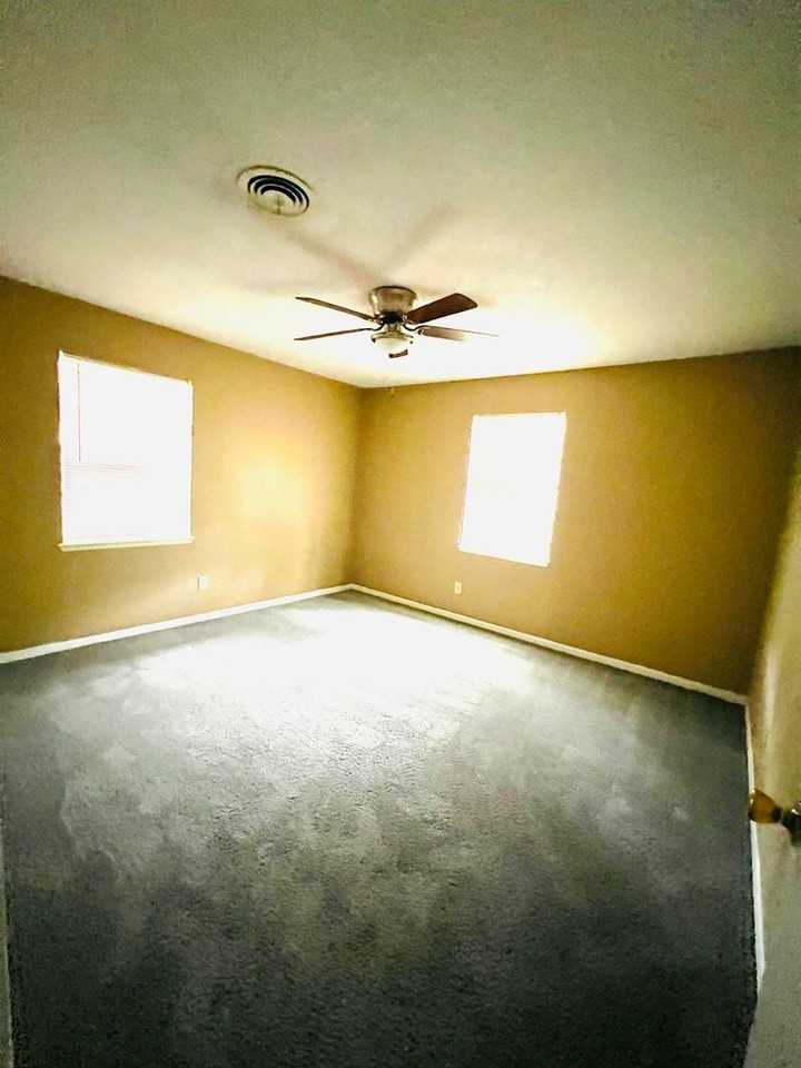 1229 Ramona St - Photo 3 of 23