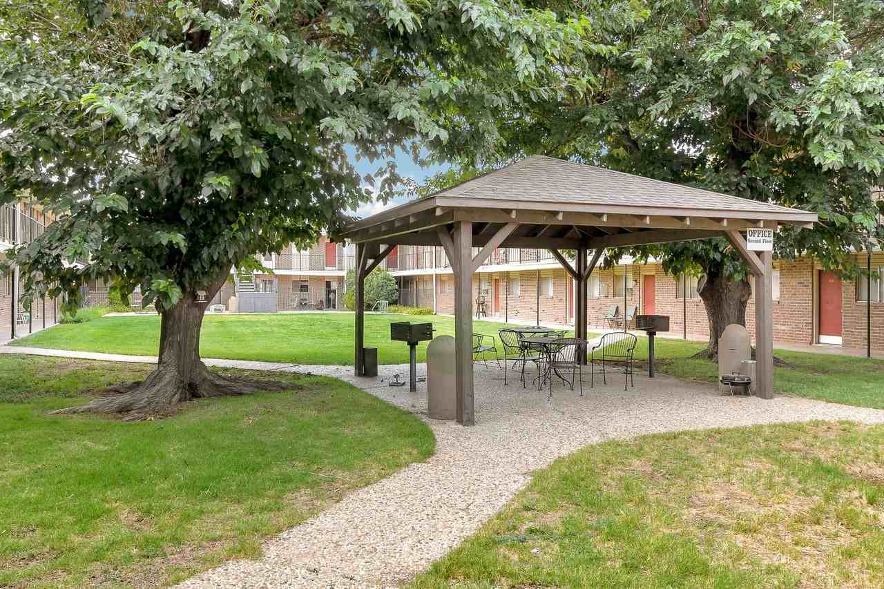 Belwood Apartments - Photo 5 of 21