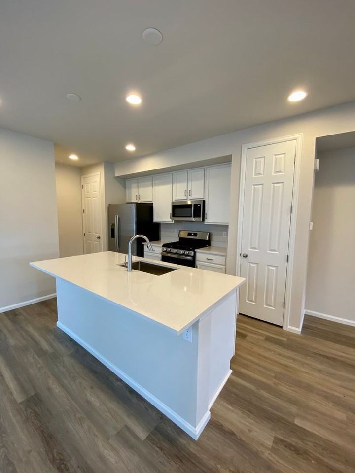 8739 Scarborough Dr - Photo 7 of 27
