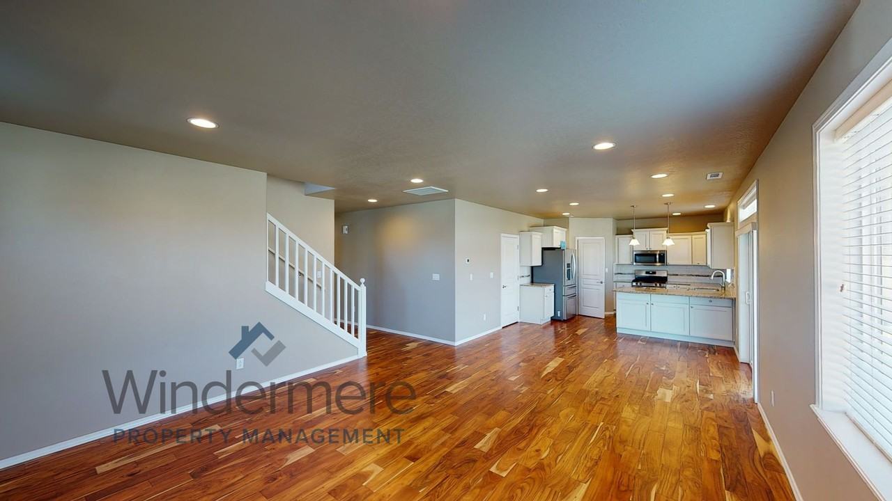 531 Sw Alicia Loop - Photo 5 of 27