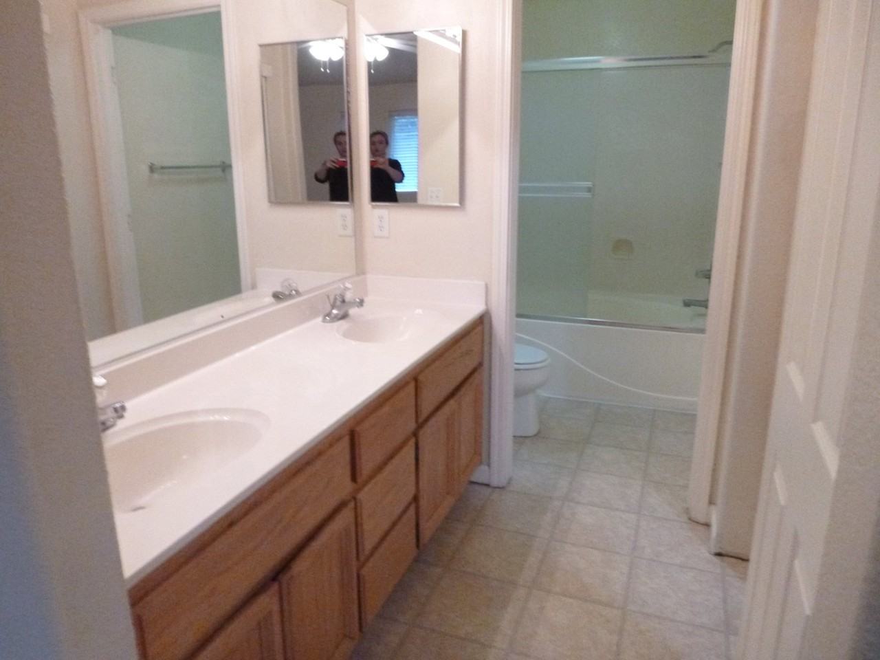 144 Melton Way - Photo 3 of 6