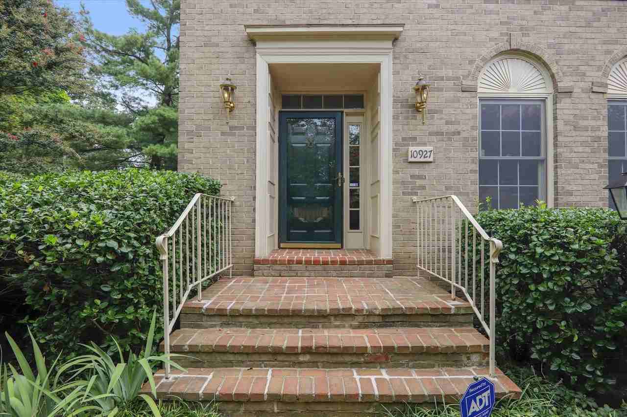 10927 Brewer House Rd - Photo 3 of 50