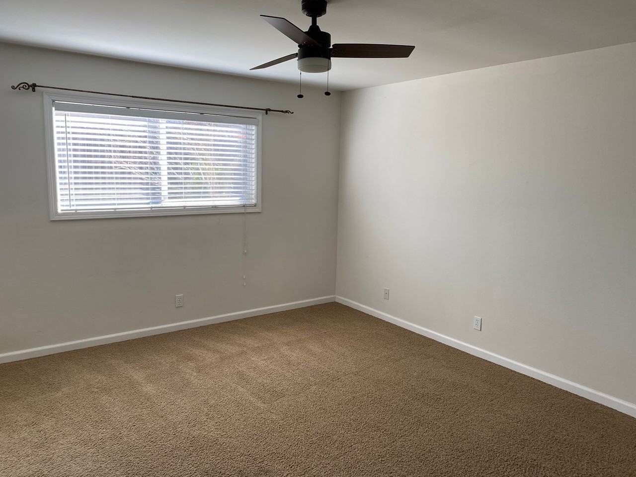 518 Irelan Dr - Photo 5 of 12