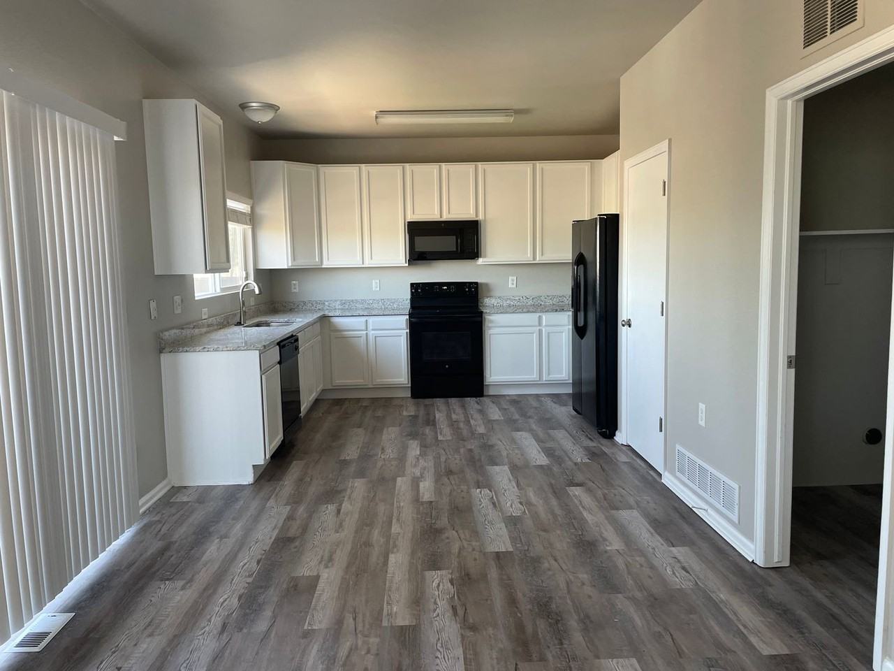 2332 Pinyon Jay Dr - Photo 6 of 38