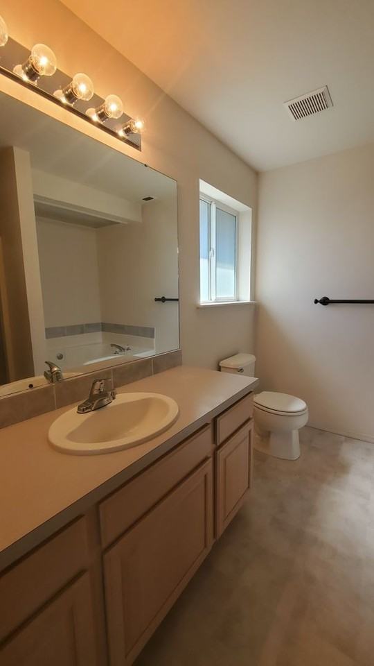 2452 N Rhode Island Ct - Photo 2 of 21