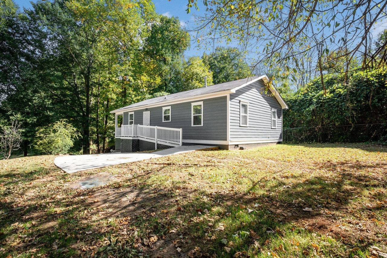 1095 Hill St Se ##Se - Photo 4 of 50