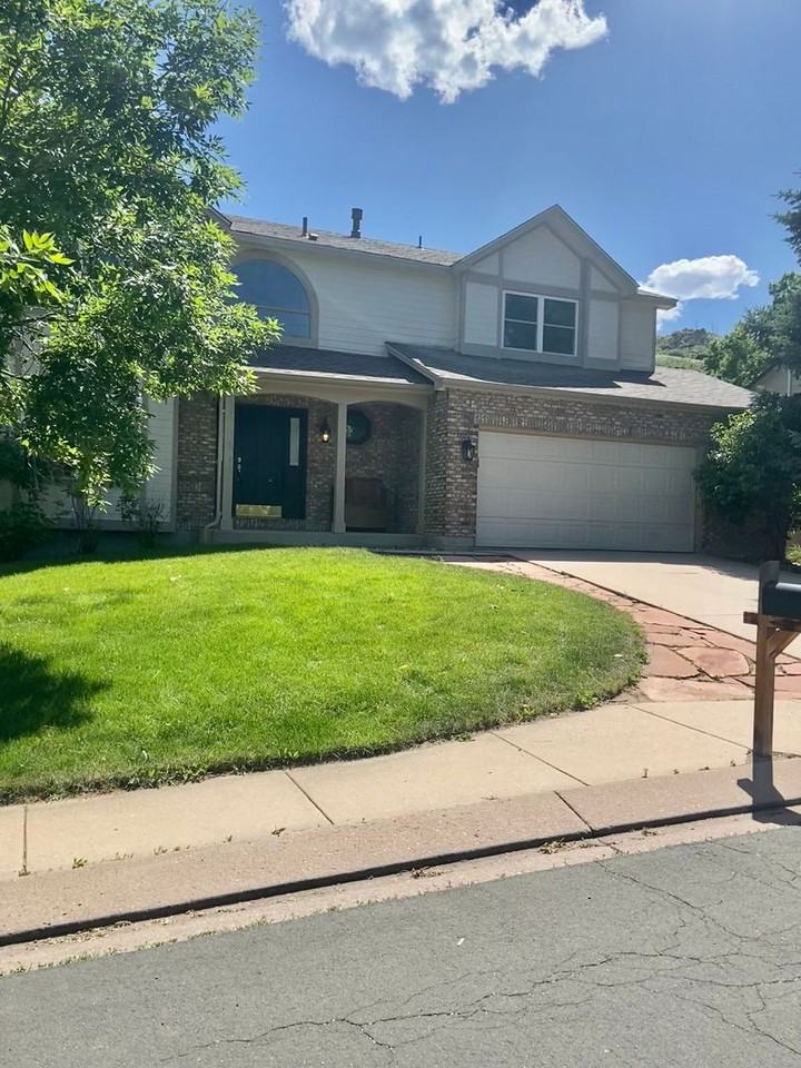 2479 Stoneridge Dr - Photo 2 of 31