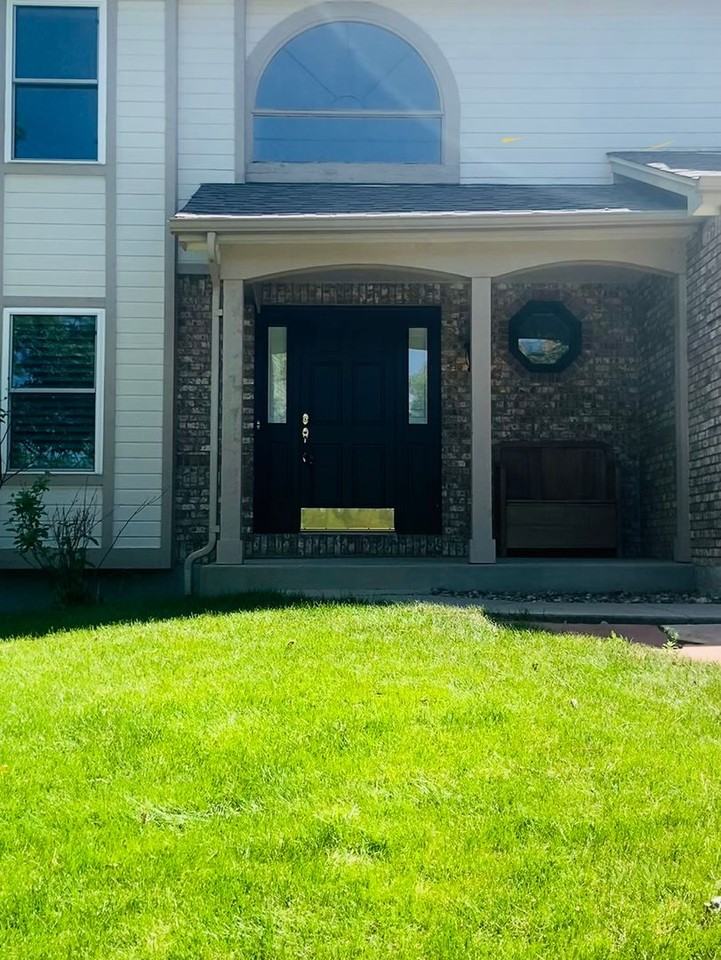 2479 Stoneridge Dr - Photo 3 of 31