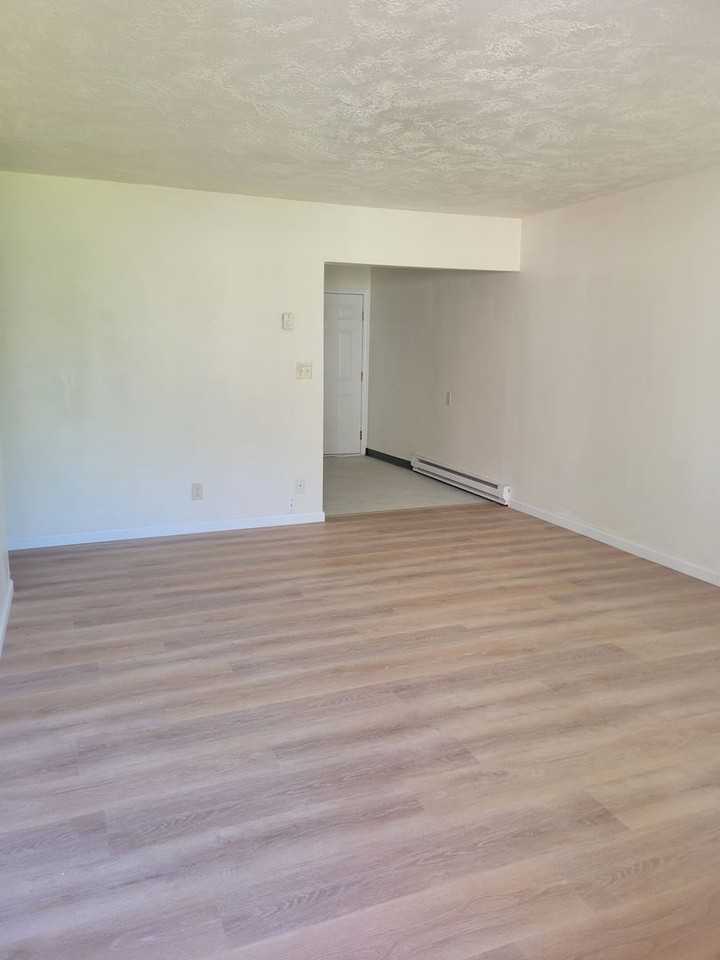 Brookside Manor Apartments - Photo 3 of 30