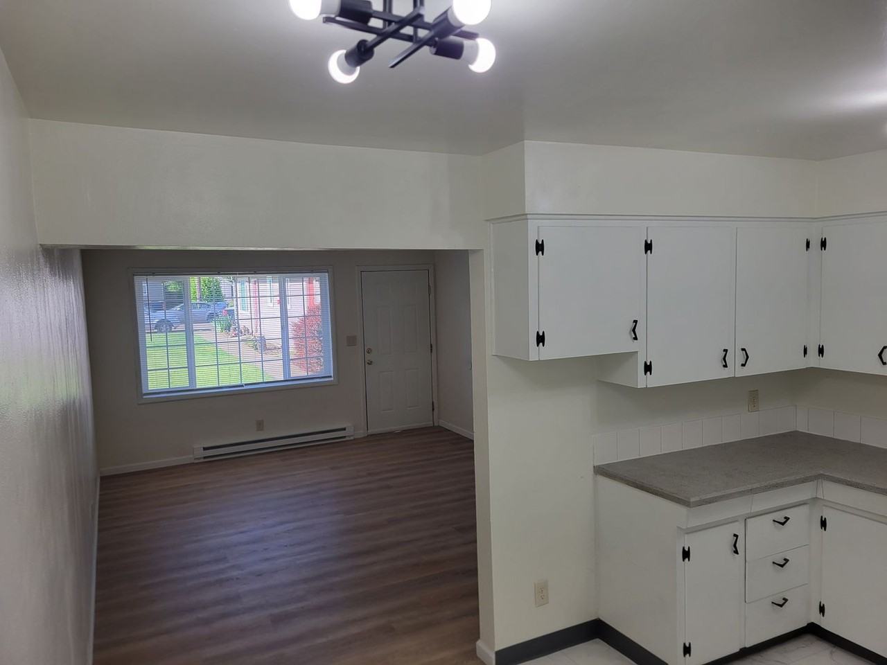 Brookside Manor Apartments - Photo 5 of 30