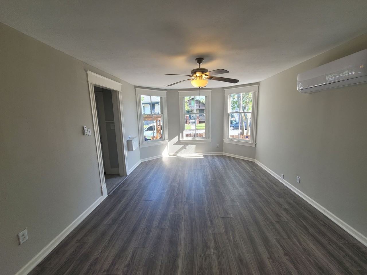 3919 Avenue O - Photo 5 of 30