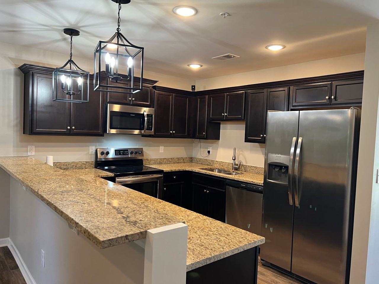 125 S Shore Blvd - Photo 2 of 22