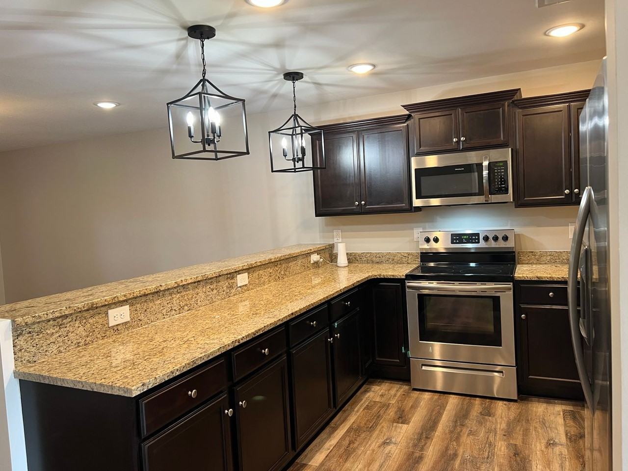 125 S Shore Blvd - Photo 3 of 22