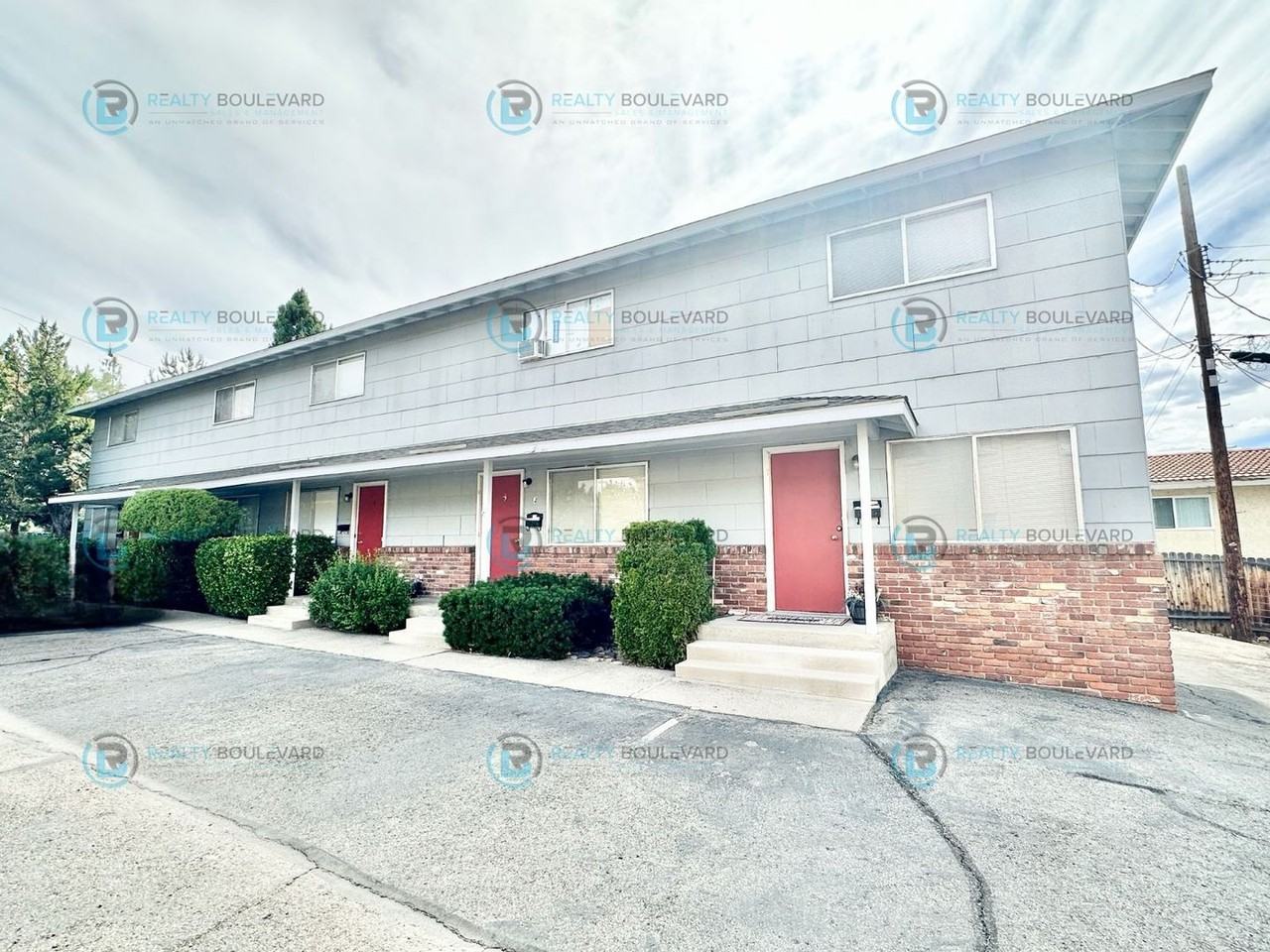 1658 Idlewild Dr #K - Photo 2 of 45