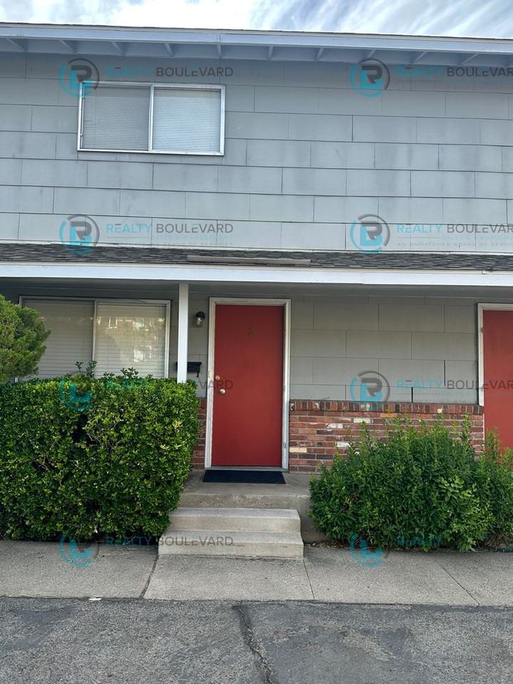 1658 Idlewild Dr #K - Photo 5 of 45