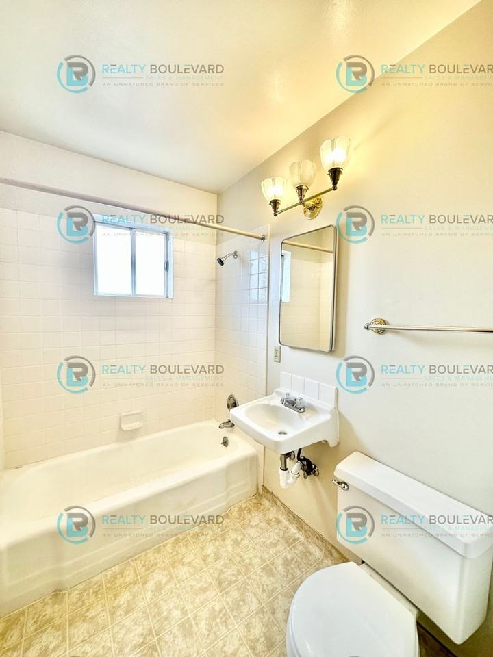 1658 Idlewild Dr #K - Photo 7 of 45