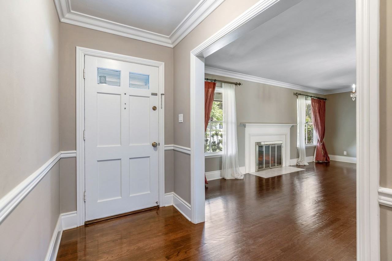 2850 Devonport Rd - Photo 2 of 23