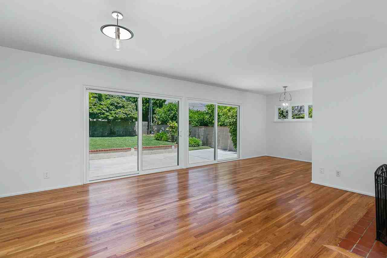 1325 Lomay Pl - Photo 3 of 19