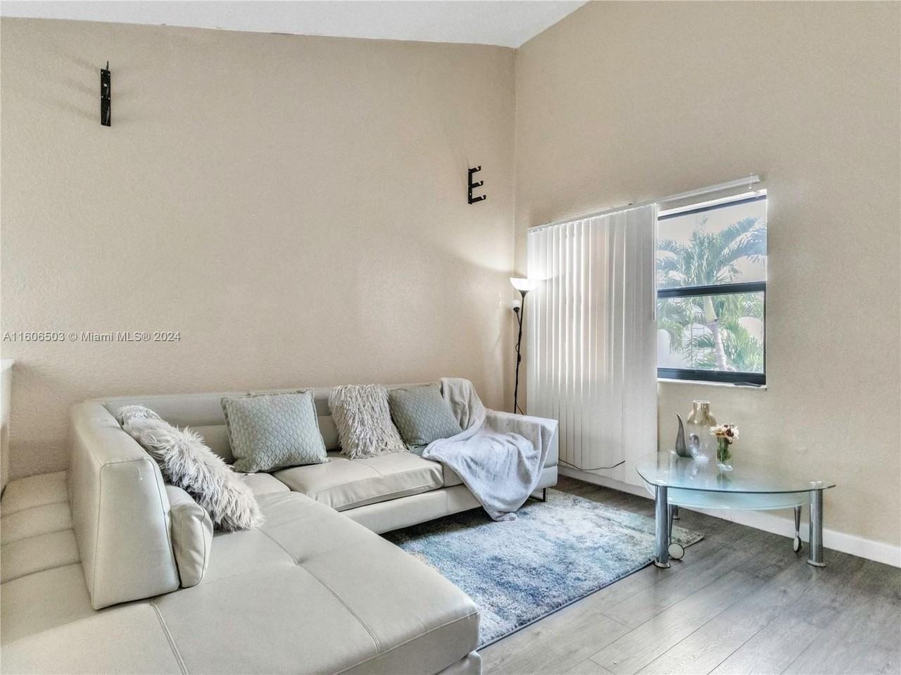 10300 Nw 9th Street Cir - Photo 3 of 23