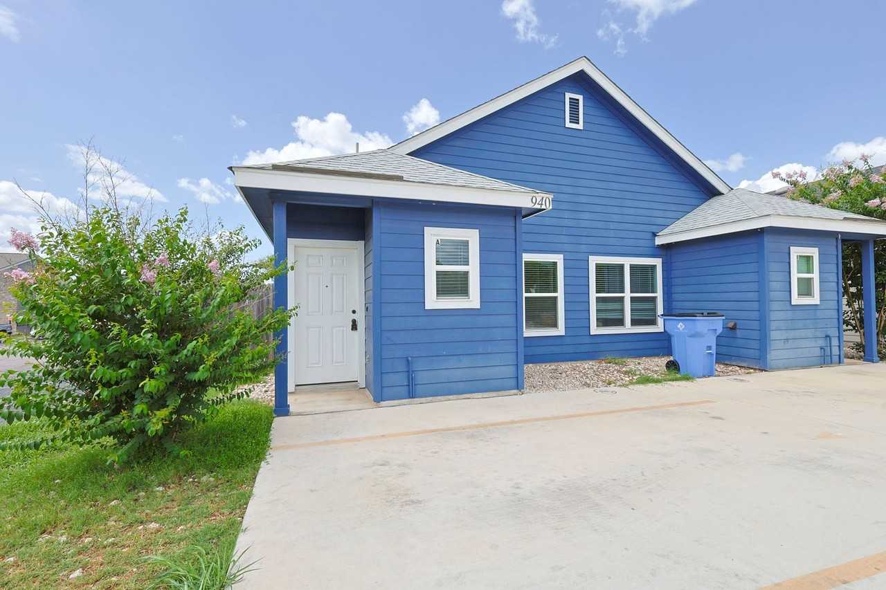 940 Country Club Dr - Photo 2 of 24