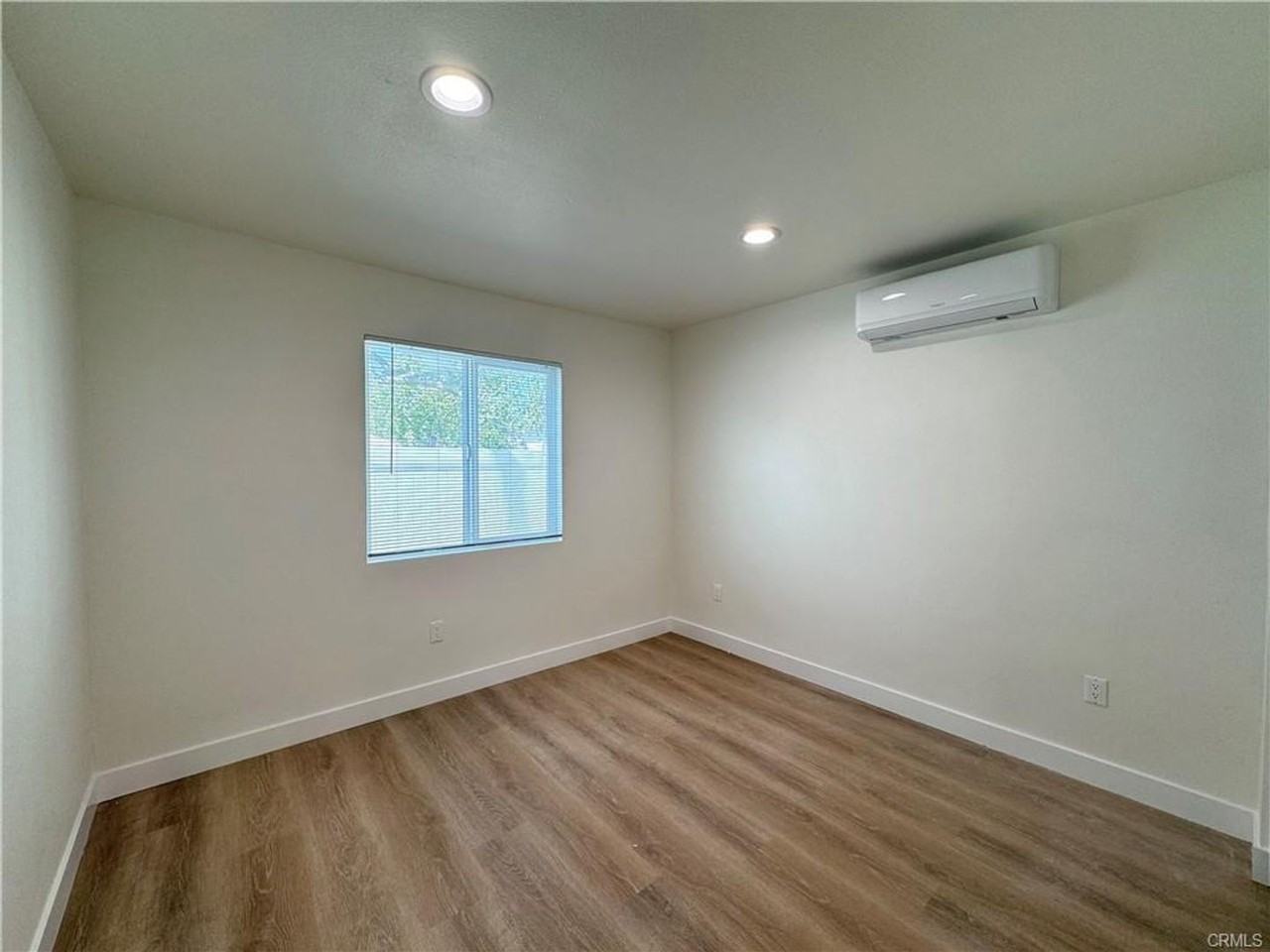10143 Fern Ave - Photo 3 of 8