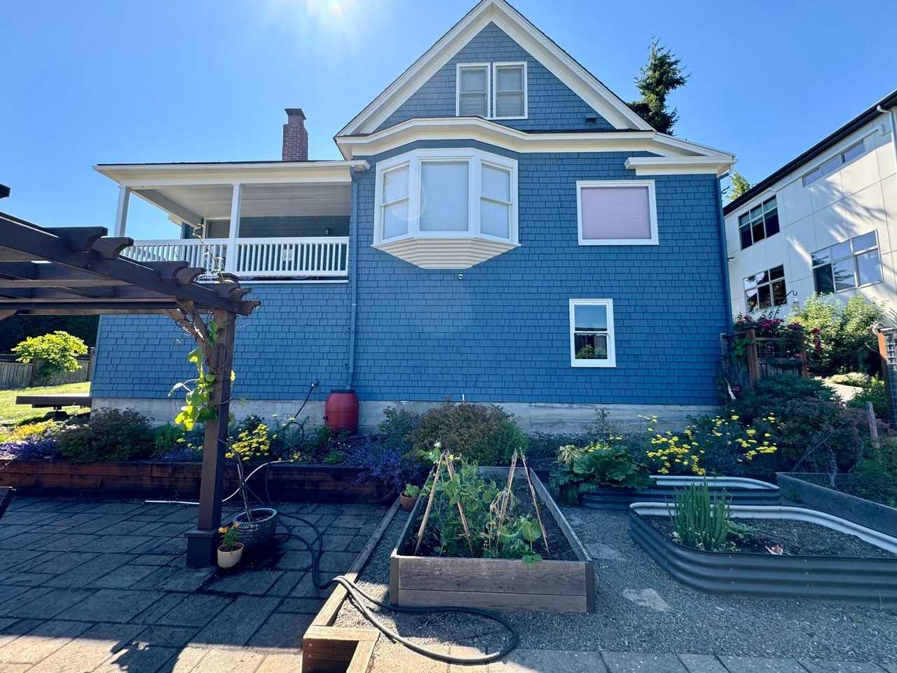 6424 57th Ave S - Photo 2 of 32